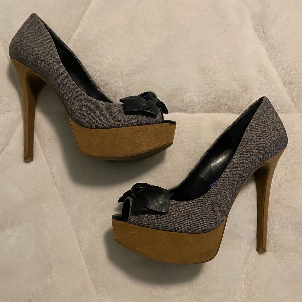 Jessica Simpson heels